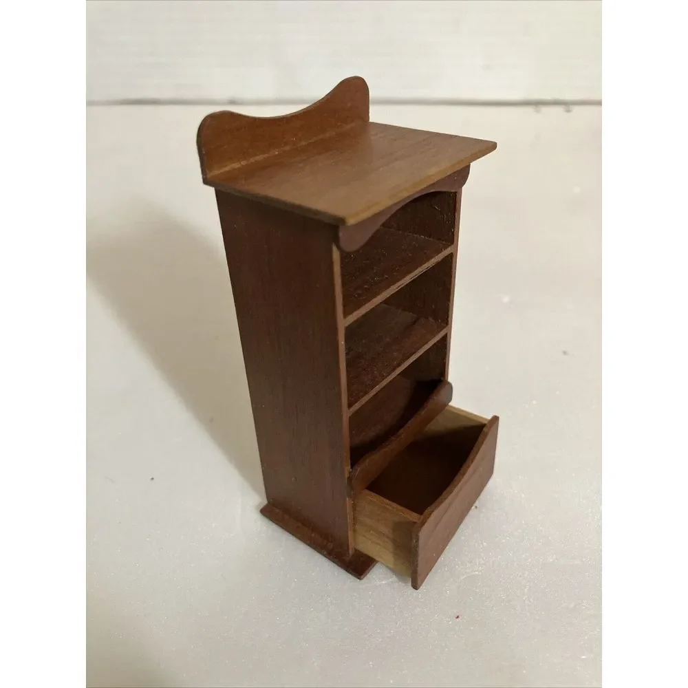 Dollhouse small bookcase‎ by artisan Gray Larsen 1:12 scale